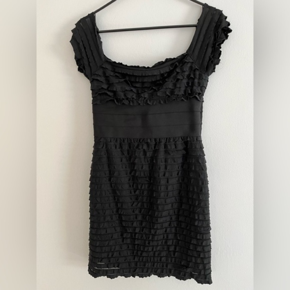 Max Studio bodycon ruffle dress size M